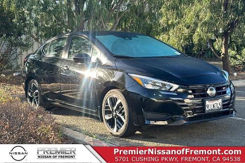 Black 2024 Nissan Versa 1.6 SR