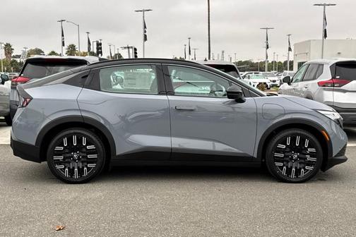 Boulder Gray Metallic 2026 Nissan Leaf PLATINUM+