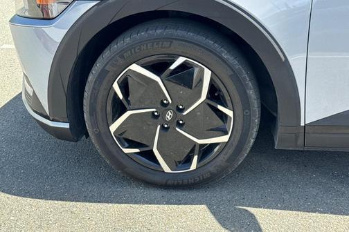 Cyber Gray 2024 Hyundai IONIQ 5 SEL