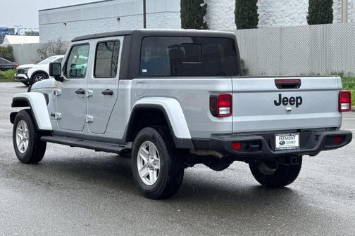 2023 Jeep Gladiator Sport