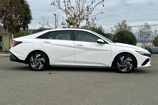 2025 Hyundai ELANTRA HEV Limited