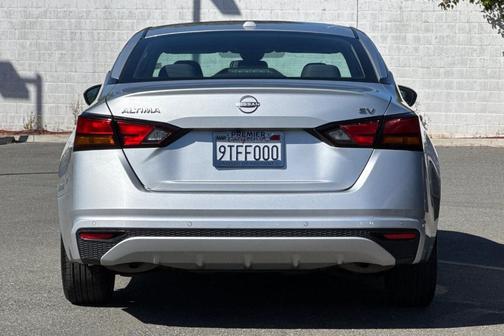 Brilliant Silver Metallic 2023 Nissan Altima 2.5 SV