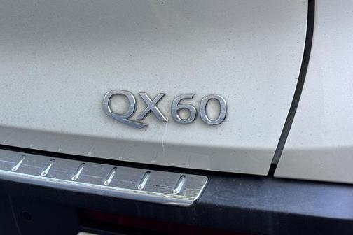 Majestic White 2023 INFINITI QX60 Luxe