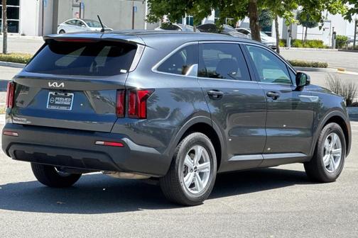 2023 Kia Sorento LX