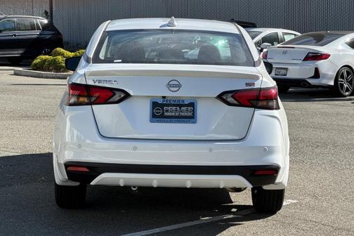 2025 Nissan Versa 1.6 SR