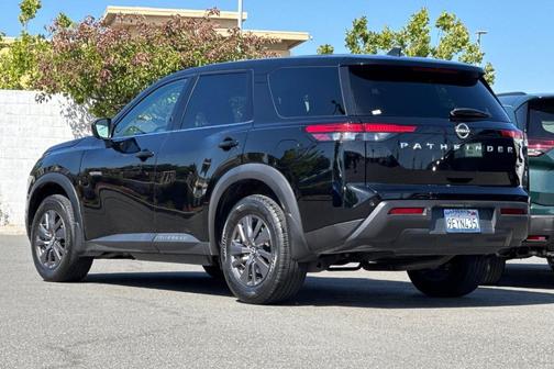 Black 2023 Nissan Pathfinder S