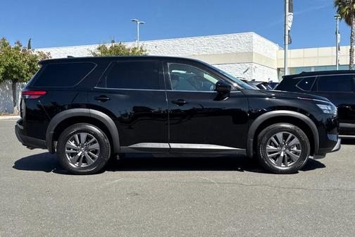 Black 2023 Nissan Pathfinder S