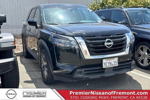 Black 2023 Nissan Pathfinder S
