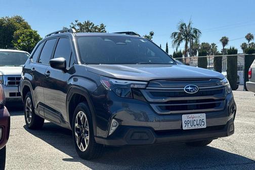 Magnetite Gray Metallic 2025 Subaru Forester Premium