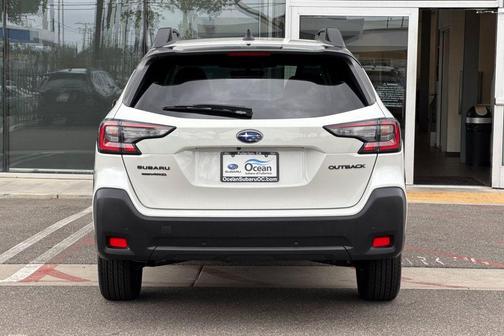 Crystal White Pearl 2025 Subaru Outback Onyx Edition