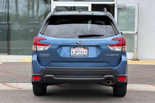 Horizon Blue Pearl 2024 Subaru Forester Limited