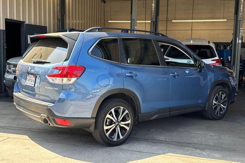 Horizon Blue Pearl 2024 Subaru Forester Limited