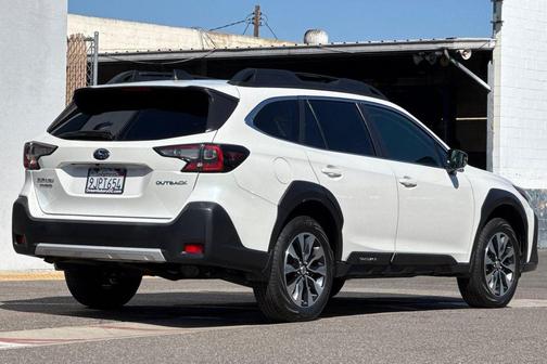 Crystal White Pearl 2024 Subaru Outback Limited