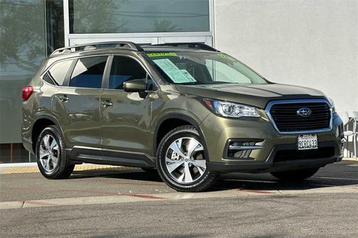 Autumn Green Metallic 2022 Subaru Ascent Premium 8-Passenger