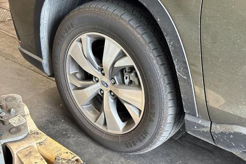 Autumn Green Metallic 2022 Subaru Ascent Premium 8-Passenger