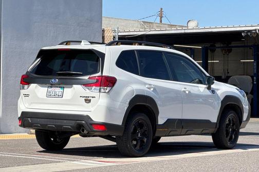 Crystal White Pearl 2023 Subaru Forester Wilderness