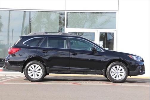Crystal Black Silica 2018 Subaru Outback 2.5i Premium