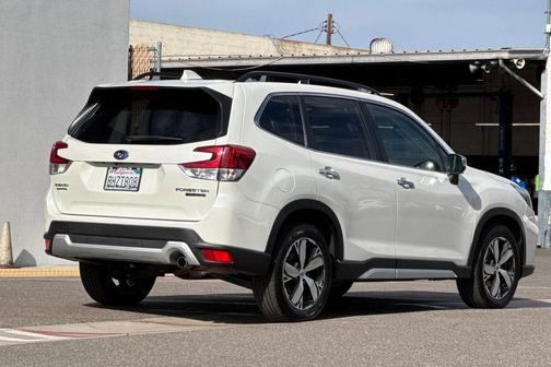 Crystal White Pearl 2019 Subaru Forester Touring