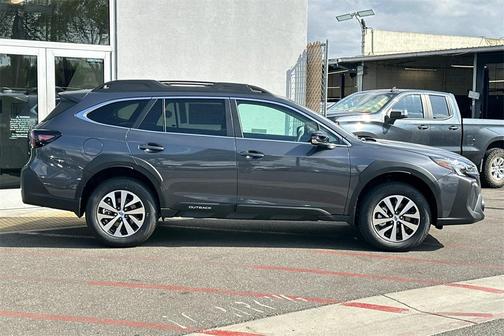 2025 Subaru Outback Premium
