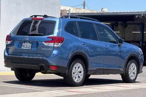 Horizon Blue Pearl 2024 Subaru Forester Base