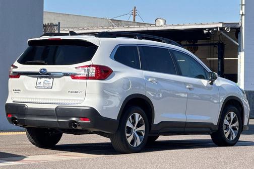 Crystal White Pearl 2023 Subaru Ascent Premium 7-Passenger