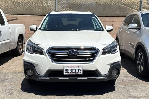 Crystal White Pearl 2018 Subaru Outback 3.6R Touring