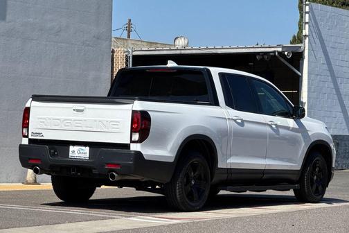Platinum White Pearl 2025 Honda Ridgeline Black
