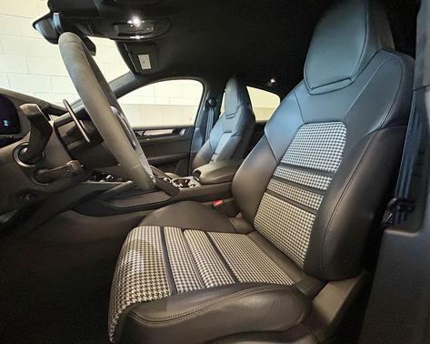 2025 Porsche Cayenne GTS