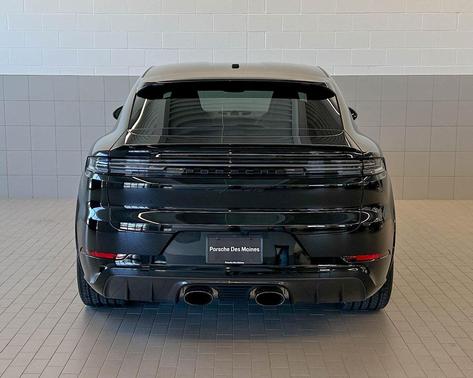 2025 Porsche Cayenne GTS