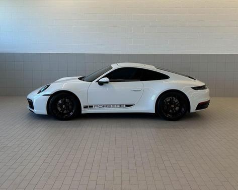 2020 Porsche 911 Carrera