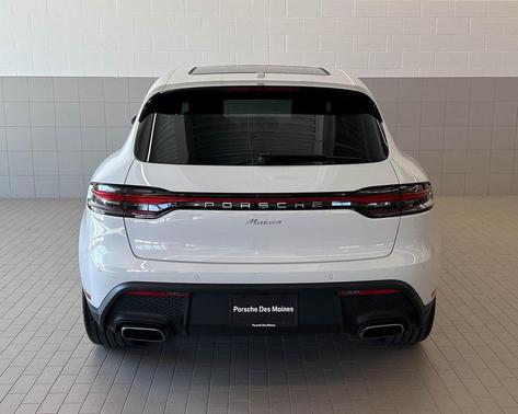 2026 Porsche Macan 