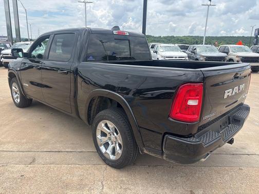 Diamond Black Crystal Pearlcoat 2026 RAM 1500 Big Horn/Lone Star