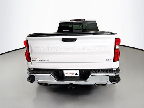 Iridescent Pearl Tricoat 2024 Chevrolet Silverado 1500 LTZ
