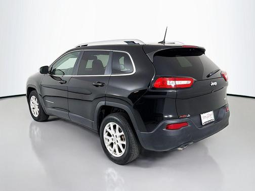 Diamond Black Crystal Pearlcoat 2017 Jeep Cherokee Latitude