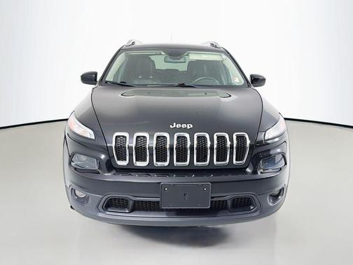 Diamond Black Crystal Pearlcoat 2017 Jeep Cherokee Latitude
