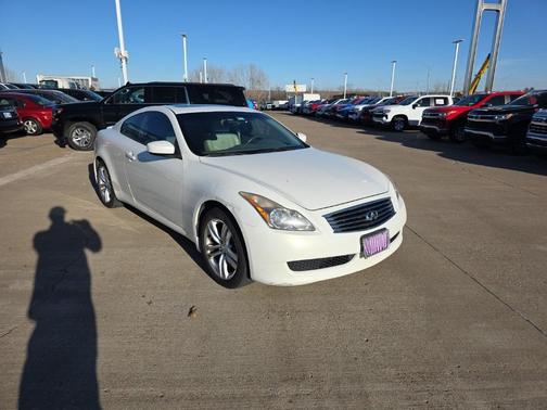 2010 INFINITI G37x Base