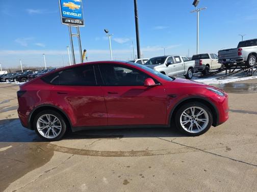 2022 Tesla Model Y Long Range Dual Motor All-Wheel Drive