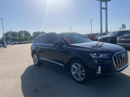 2022 Audi Q7 55 Premium Plus