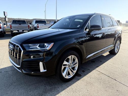 2022 Audi Q7 55 Premium Plus