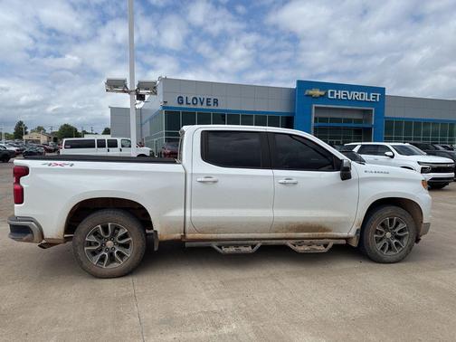 Summit White 2024 Chevrolet Silverado 1500 LT