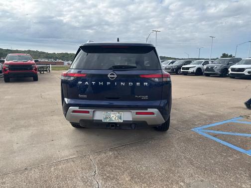 2022 Nissan Pathfinder Platinum 4WD