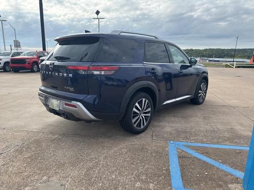 2022 Nissan Pathfinder Platinum 4WD