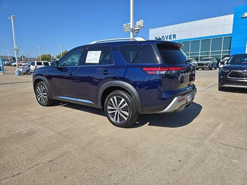 2022 Nissan Pathfinder Platinum 4WD