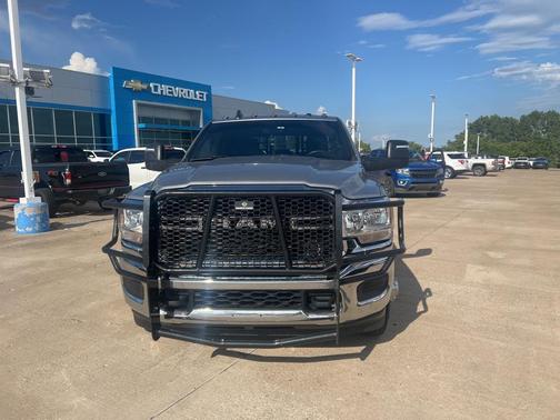 2024 RAM 3500 Tradesman Crew Cab 4x4 8' Box