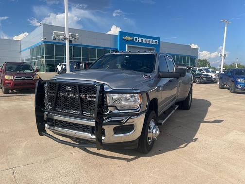 2024 RAM 3500 Tradesman Crew Cab 4x4 8' Box