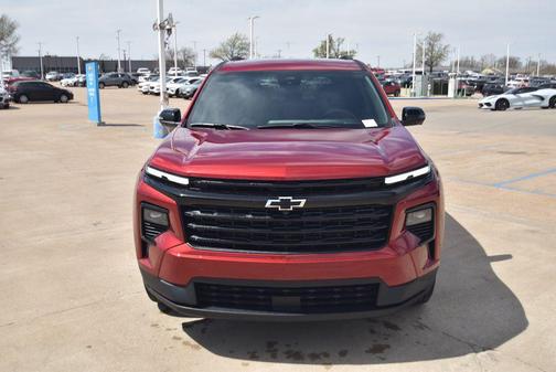 Radiant Red Tintcoat 2026 Chevrolet Traverse LT