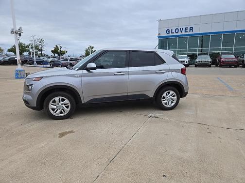 2023 Hyundai VENUE SE