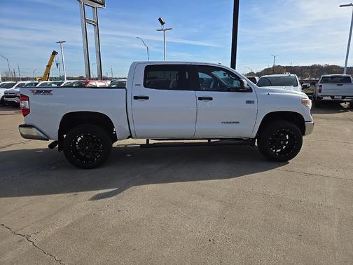 2016 Toyota Tundra SR5