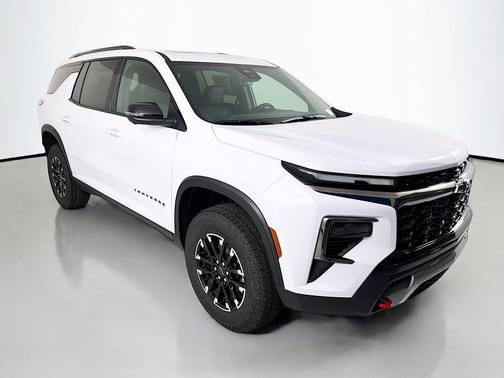 Polar White Tricoat 2026 Chevrolet Traverse AWD Z71