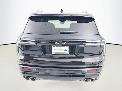 Mosaic Black Metallic 2026 Chevrolet Traverse RS